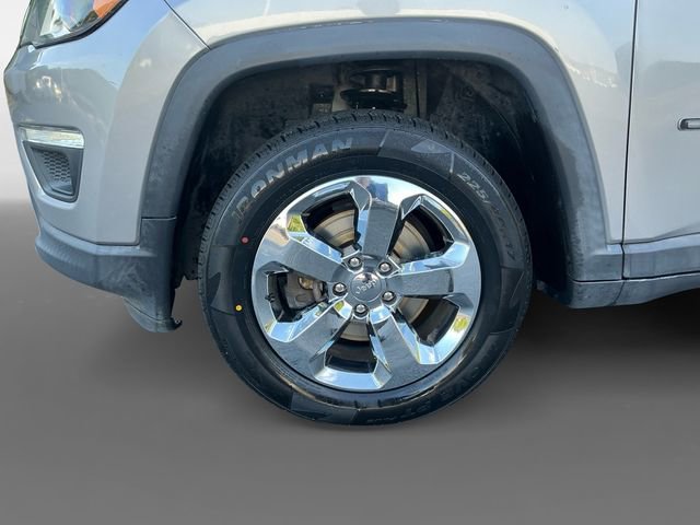 Used 2017 Jeep Compass Latitude w/ Popular Equipment Group AWD/4WD image 15