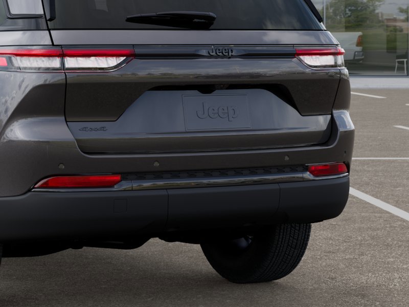 New 2025 Jeep Grand Cherokee Altitude image 13