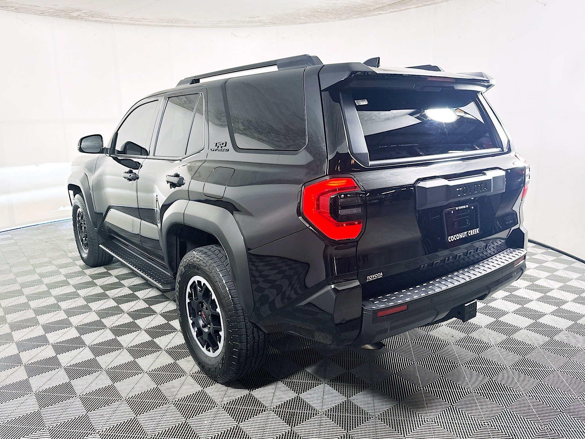 Certified 2025 Toyota 4Runner TRD Off-Road AWD/4WD image 5