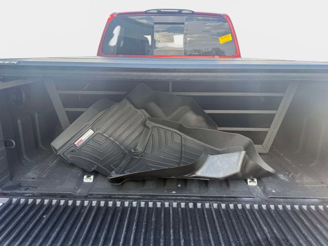 Used 2017 Nissan Titan SL w/ Chrome Package AWD/4WD image 15