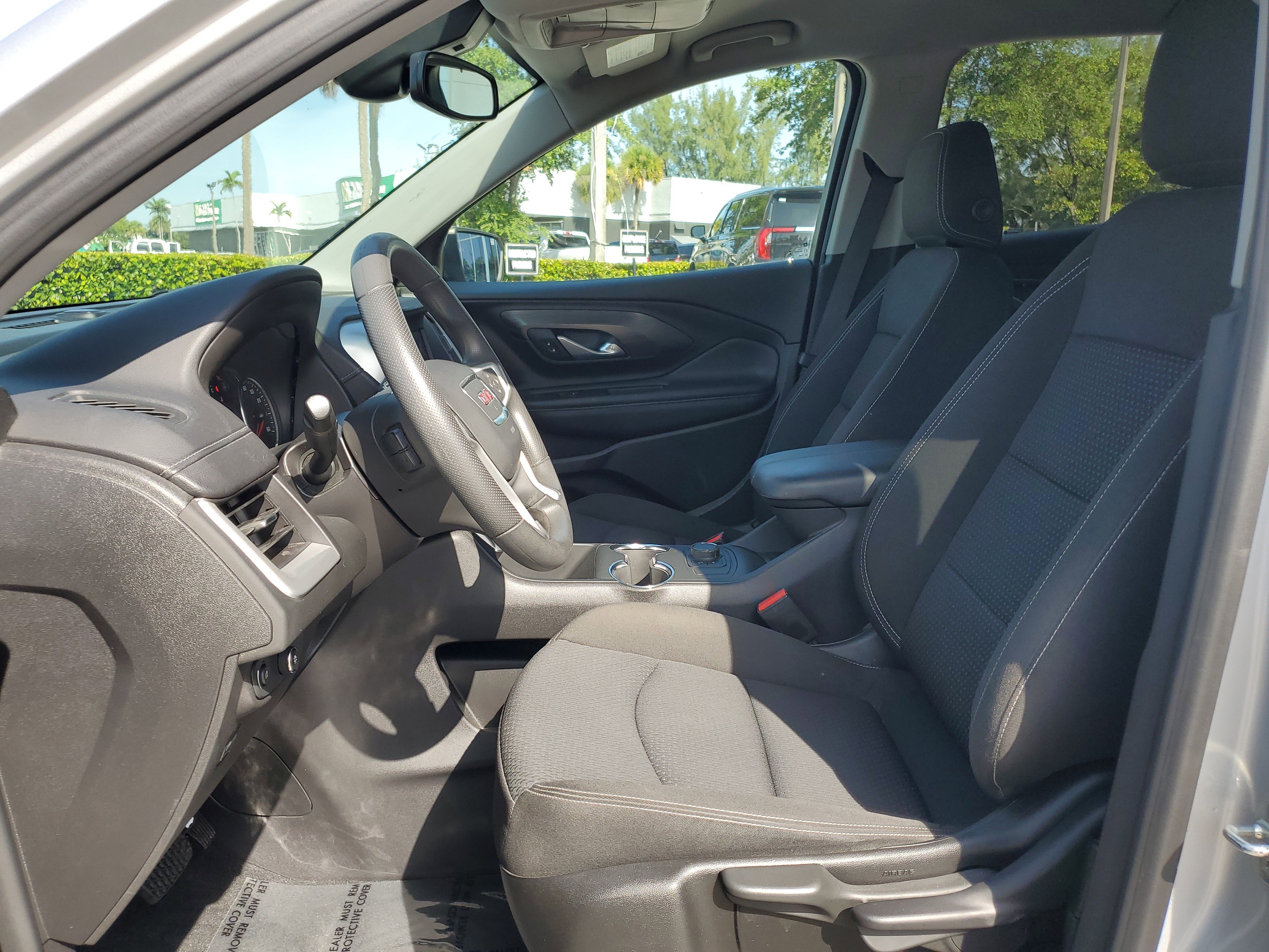 Used 2022 GMC Terrain SLE image 11