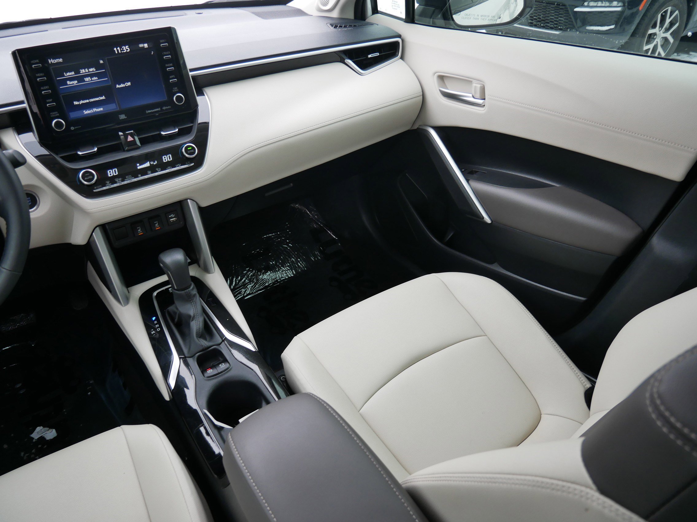 Used 2022 Toyota Corolla Cross XLE image 11