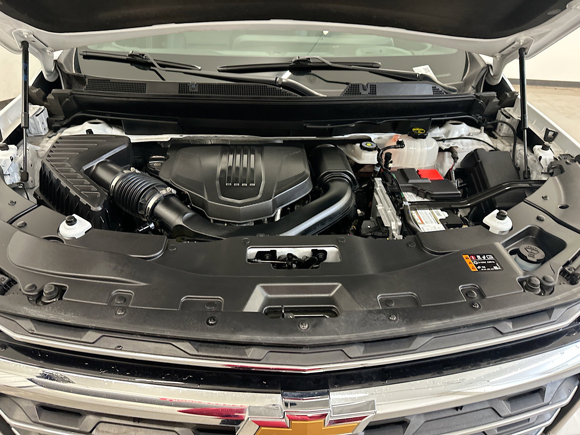 Used 2025 Chevrolet Traverse LT image 36