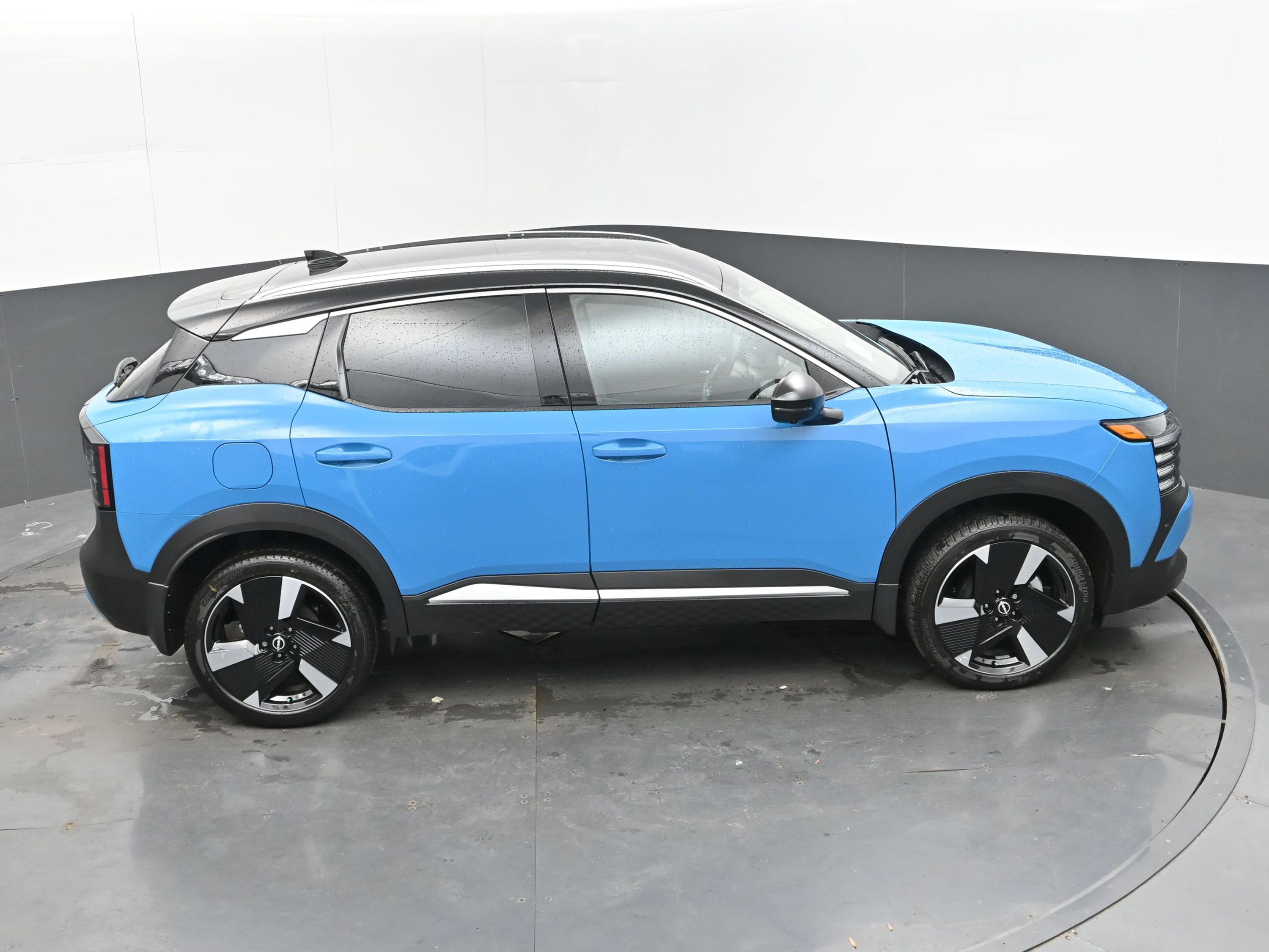 New 2025 Nissan Kicks SR image 37