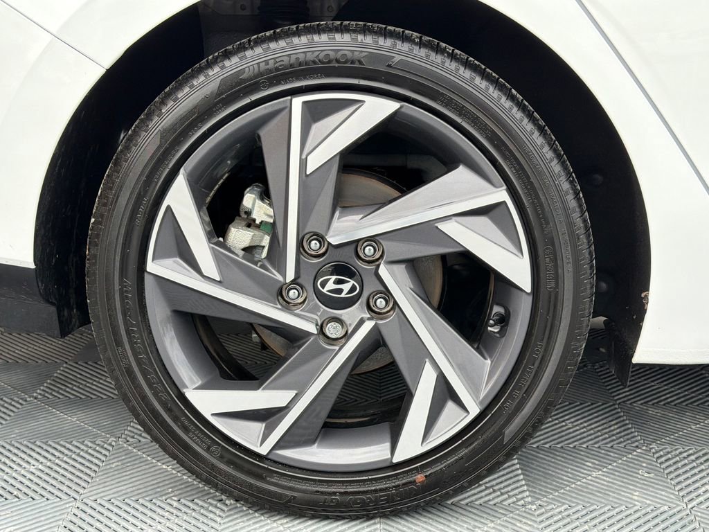 Used 2025 Hyundai Elantra Limited w/ Cargo Package image 20