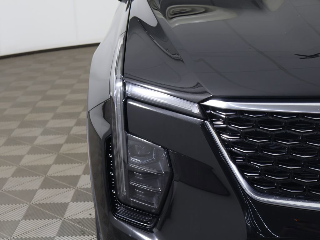 Used 2024 Cadillac XT4 Luxury image 15