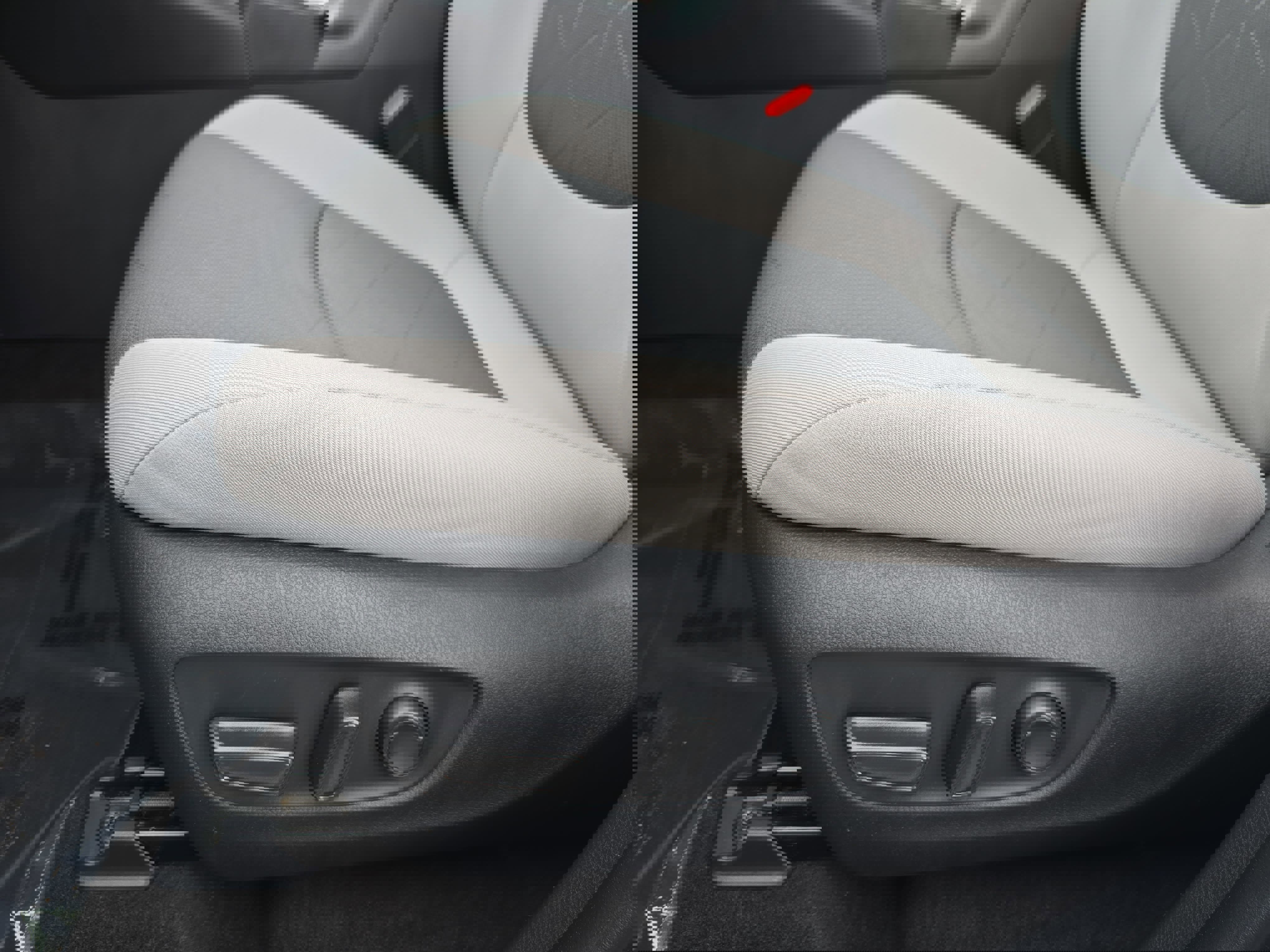 Used 2024 Toyota RAV4 XLE w/ Convenience Package image 29