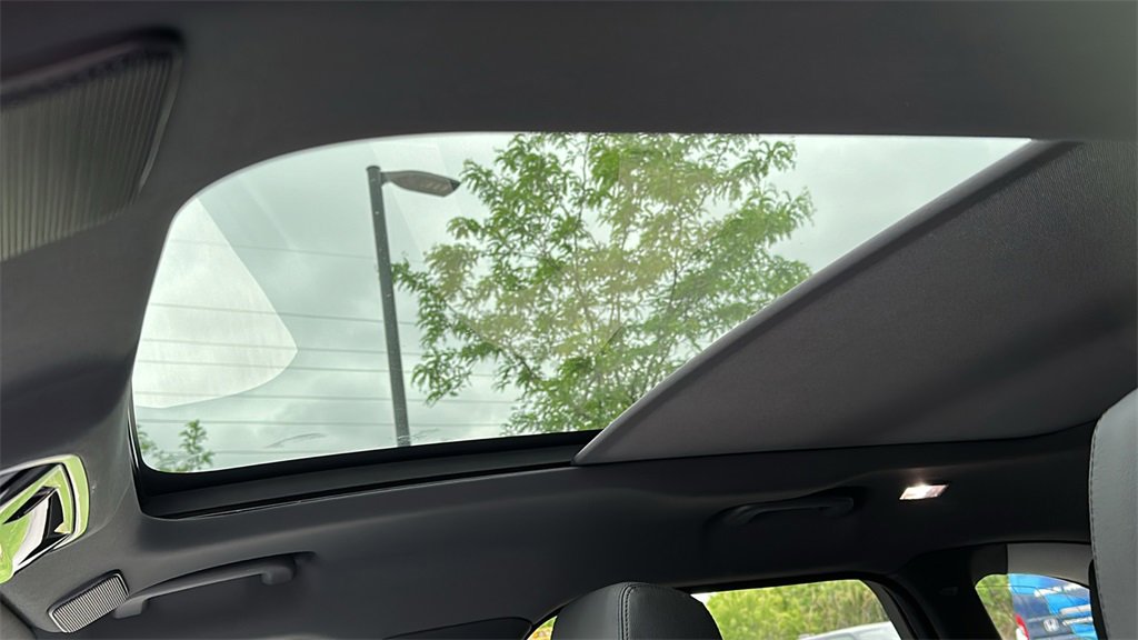 New 2026 Land Rover Range Rover Velar Dynamic SE image 12