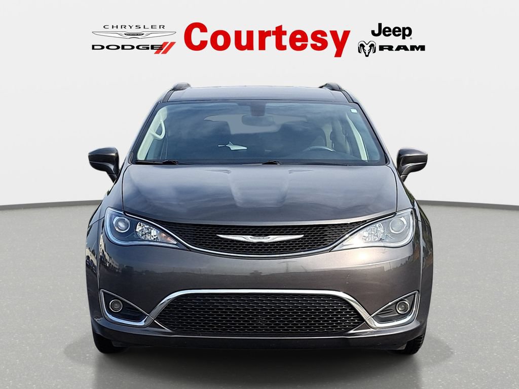 Used 2017 Chrysler Pacifica Touring-L FWD image 9