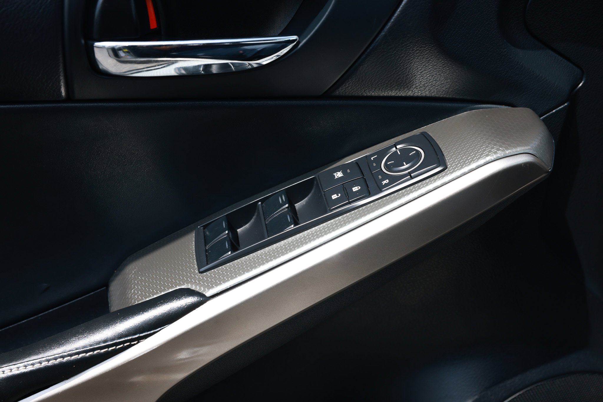 Used 2016 Lexus IS 350 RWD image 48