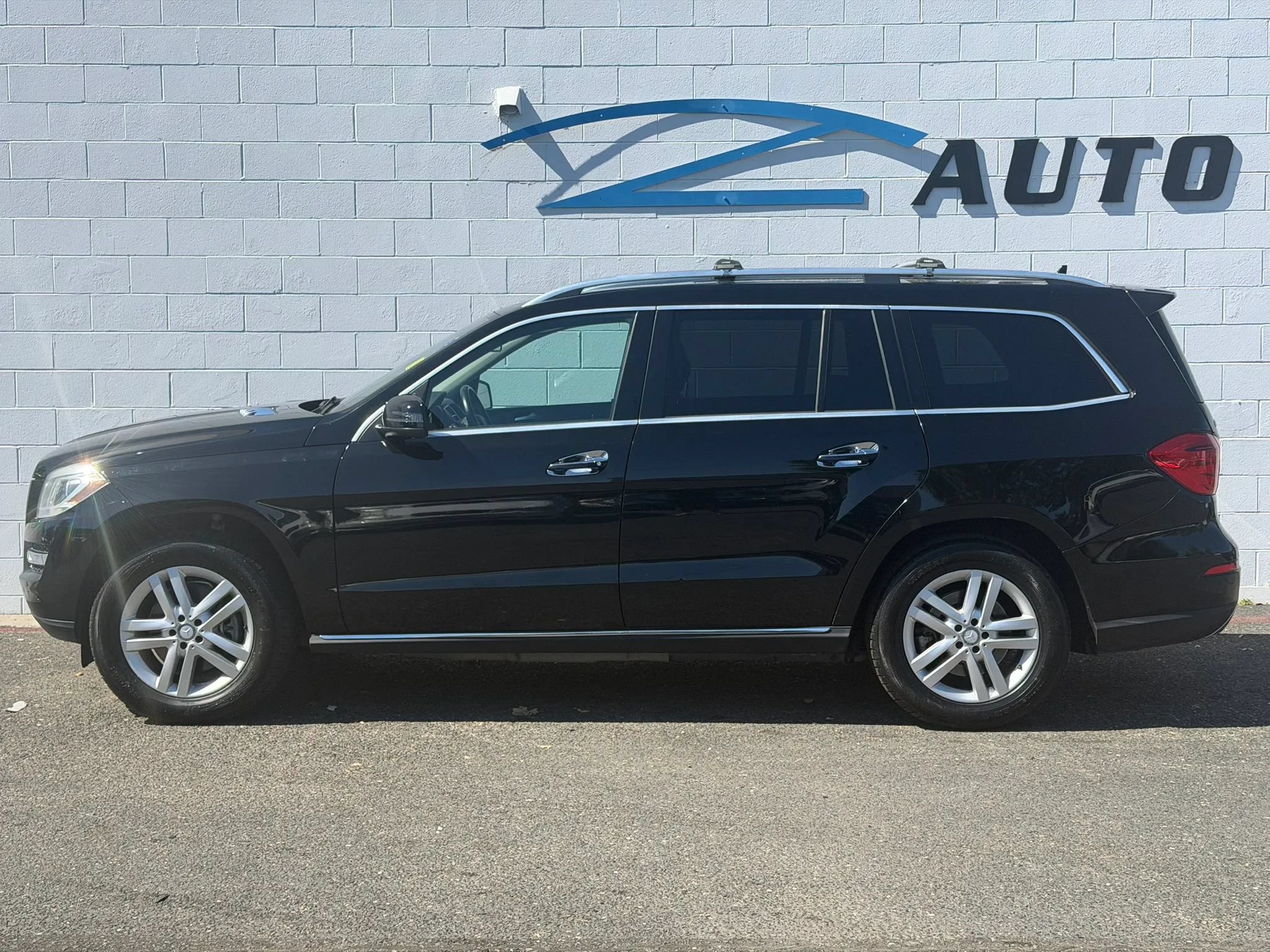 Used 2015 Mercedes-Benz GL 320 BlueTEC 4MATIC image 3