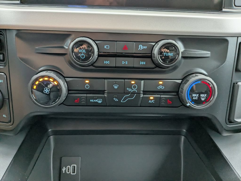 New 2027 Ford F250 XLT w/ XLT Premium Package AWD/4WD image 30