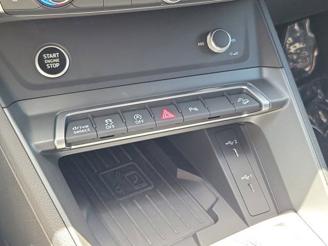 Certified 2025 Audi Q3 2.0T Premium w/ Convenience Package AWD/4WD image 26