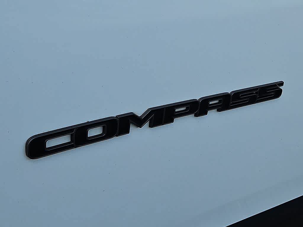Used 2025 Jeep Compass Trailhawk AWD/4WD image 30