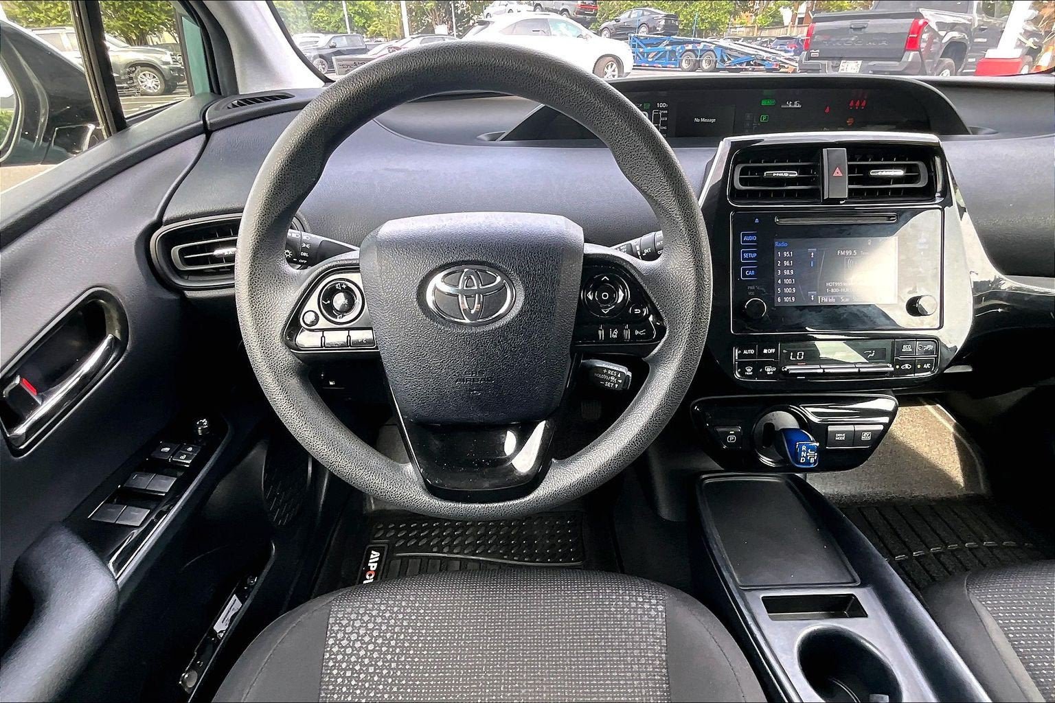 Used 2019 Toyota Prius LE FWD image 5