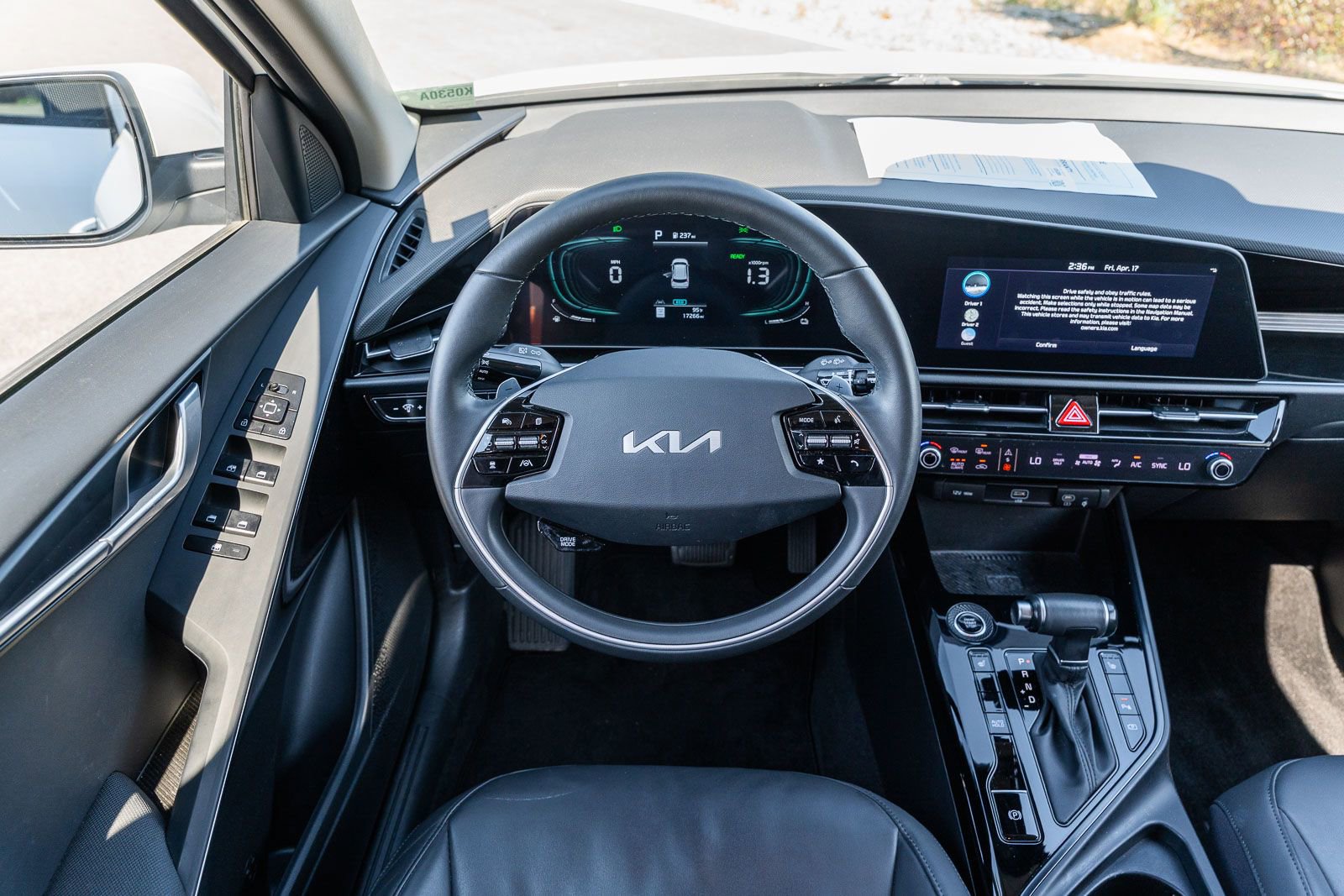Used 2023 Kia Niro EX FWD image 23