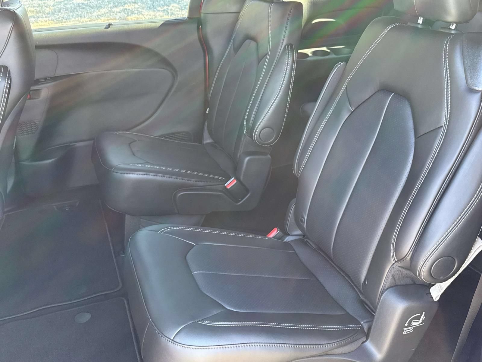 New 2026 Chrysler Pacifica Select w/ S Appearance Package FWD image 24