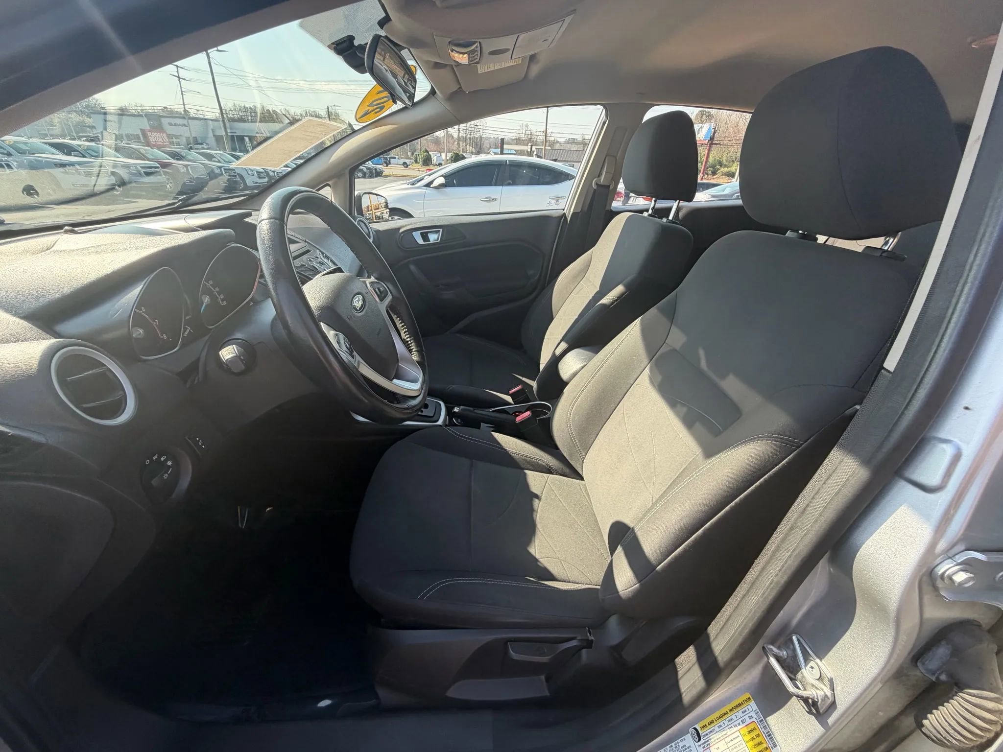 Used 2015 Ford Fiesta SE w/ Comfort Package FWD image 22