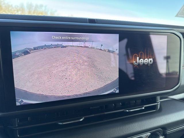 Used 2025 Jeep Wrangler Unlimited Rubicon image 16