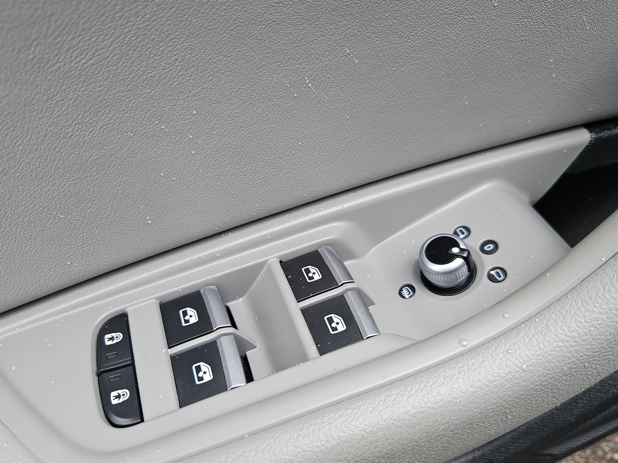 Used 2023 Audi A4 2.0T Premium w/ Convenience Package image 9