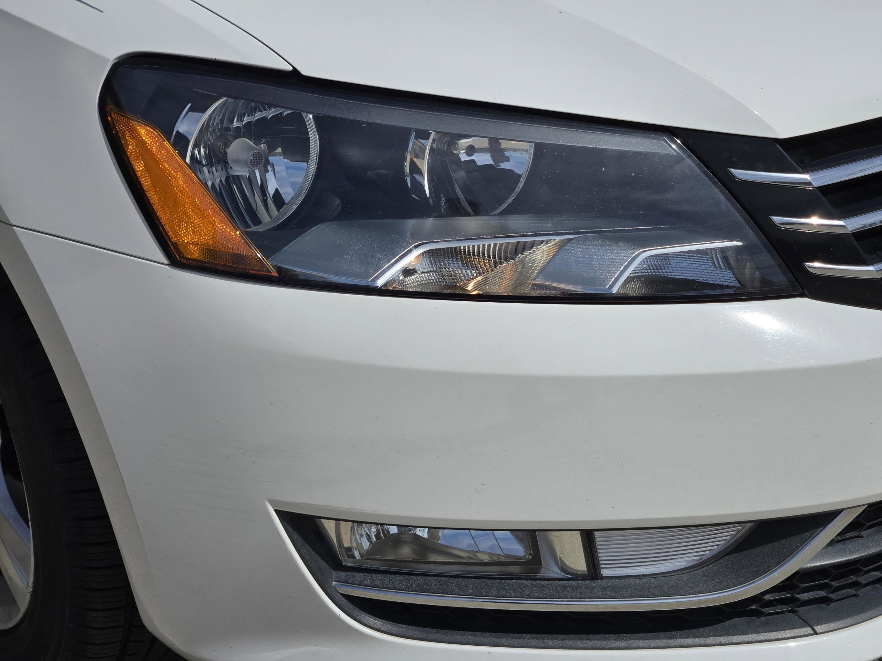 Used 2015 Volkswagen Passat 1.8T Limited Edition FWD image 11