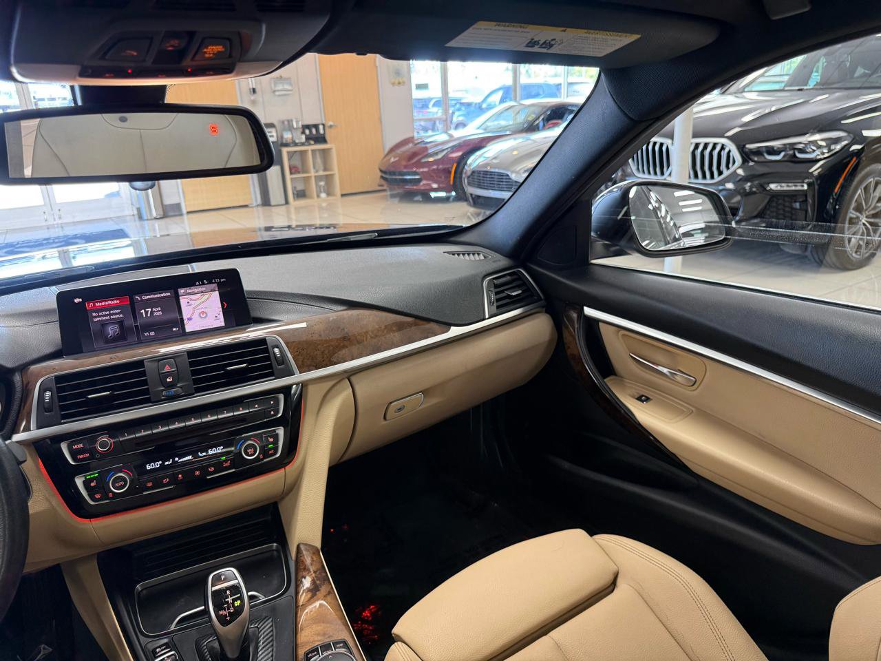 Used 2018 BMW 330i xDrive Sedan AWD/4WD image 11