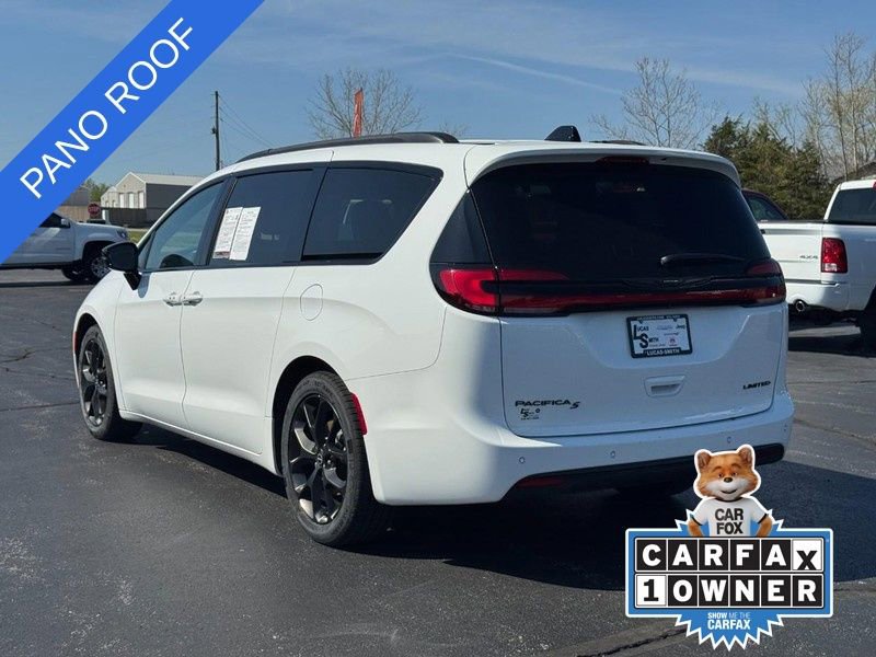Used 2025 Chrysler Pacifica Limited image 8