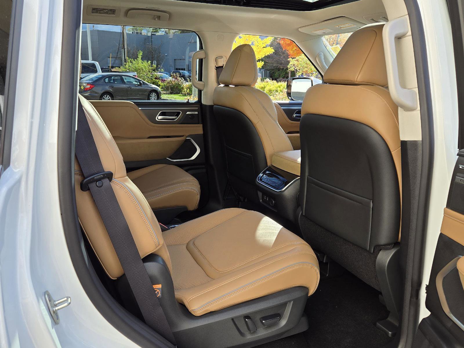 New 2026 INFINITI QX80 Luxe image 18