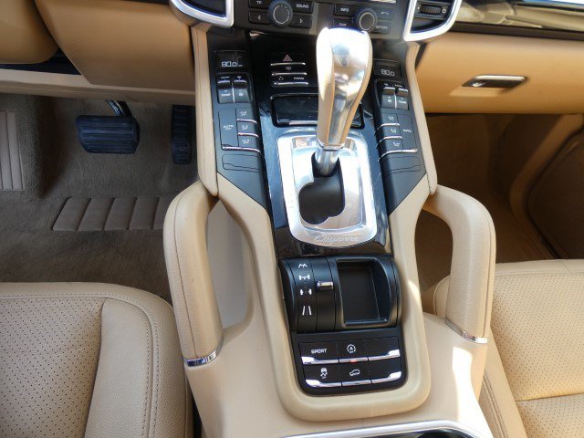 Used 2013 Porsche Cayenne AWD/4WD image 27