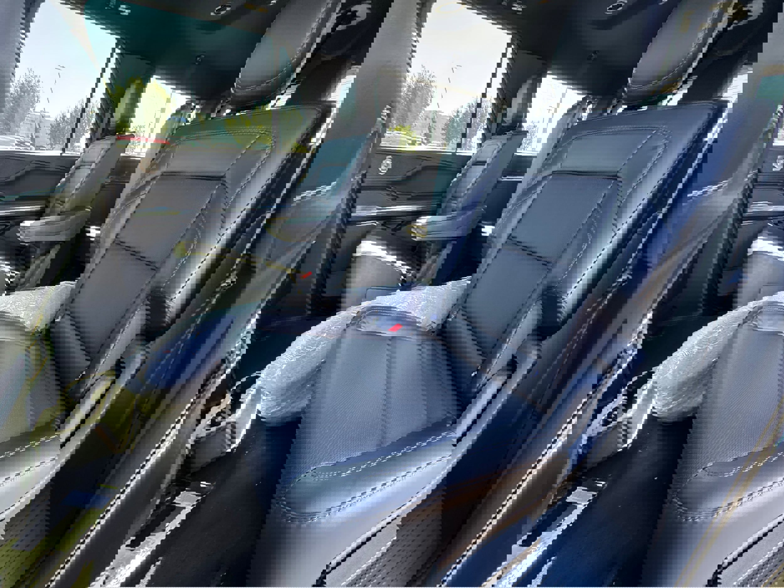 New 2025 Lincoln Navigator L Reserve w/ Jet Appearance Package image 16