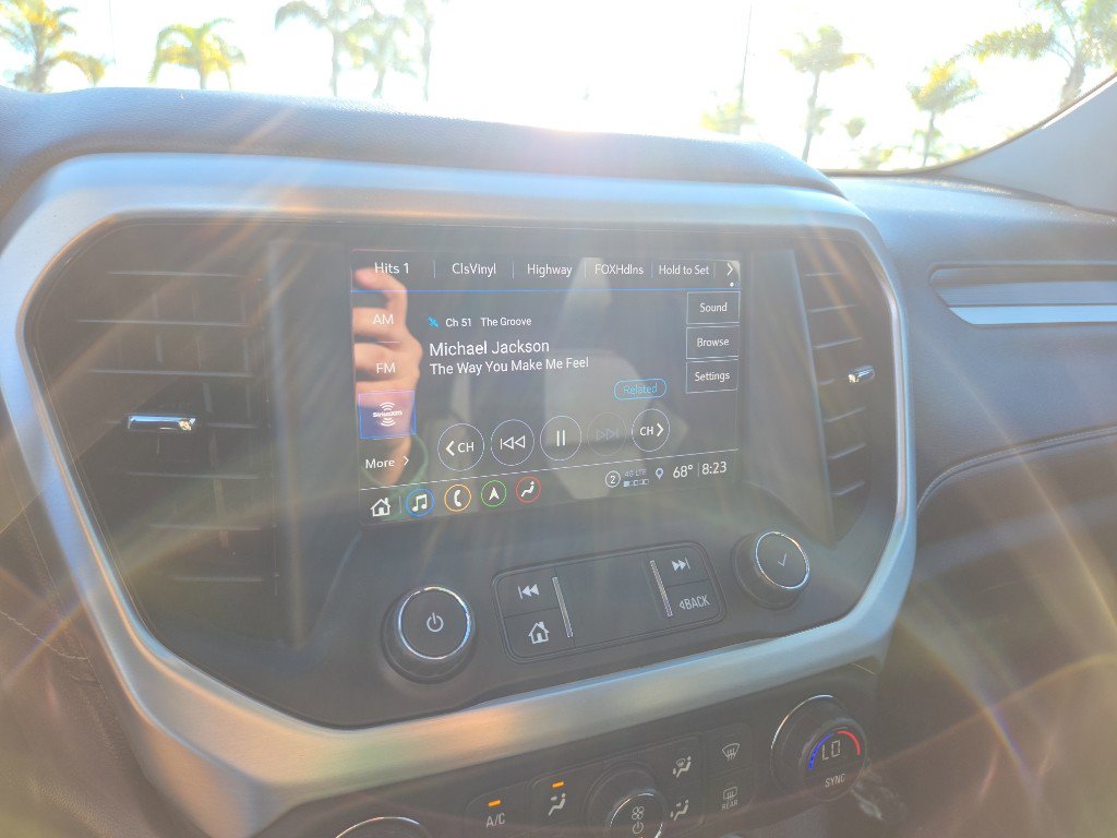 Used 2022 GMC Acadia SLT w/ Technology Package image 12