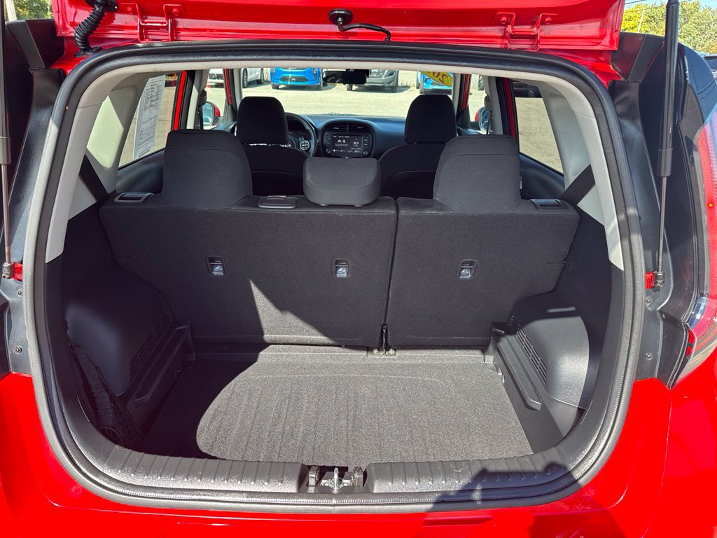 Used 2023 Kia Soul LX w/ Option Group 015 FWD image 17
