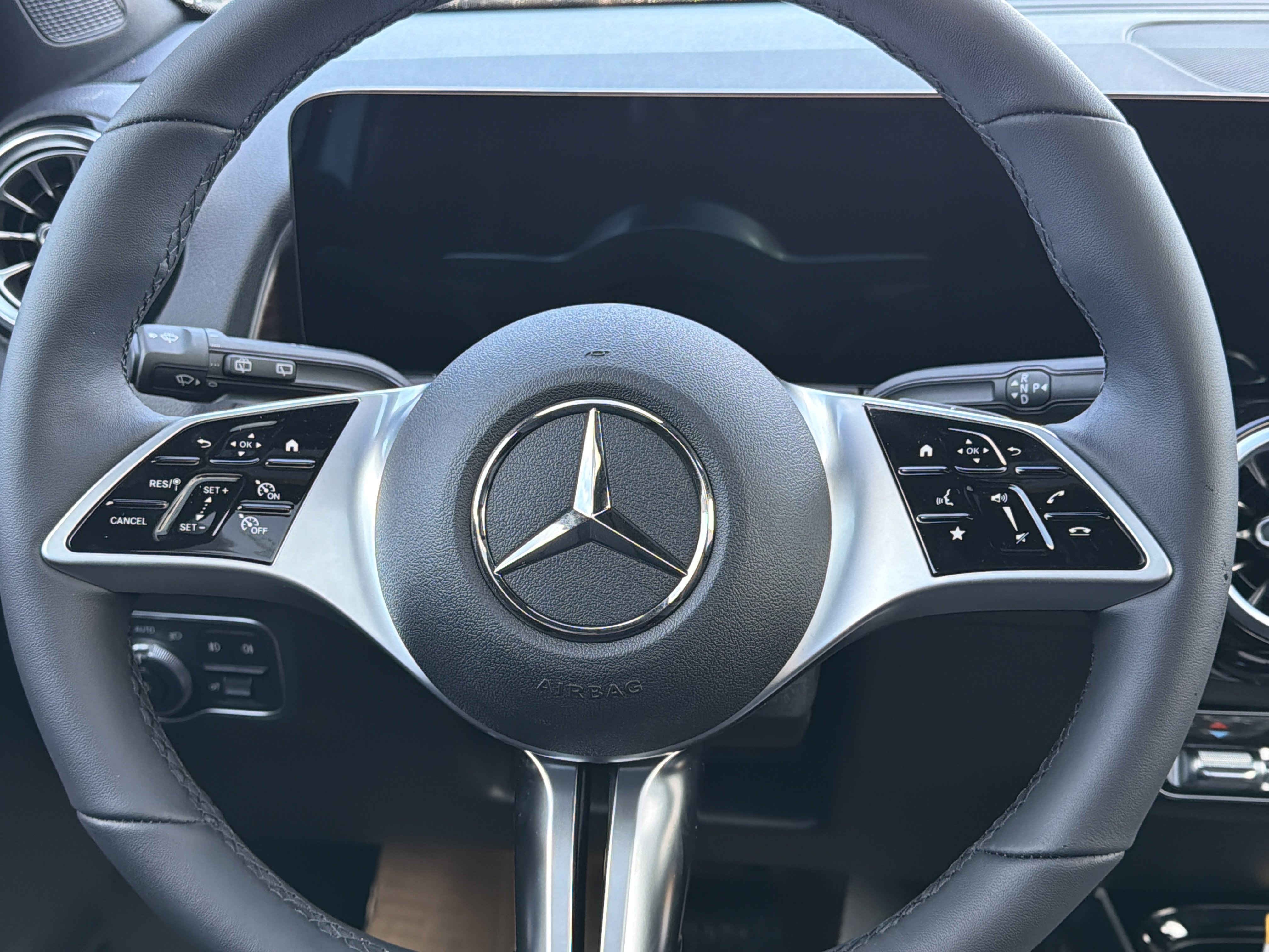 New 2026 Mercedes-Benz GLB 250 4MATIC image 13