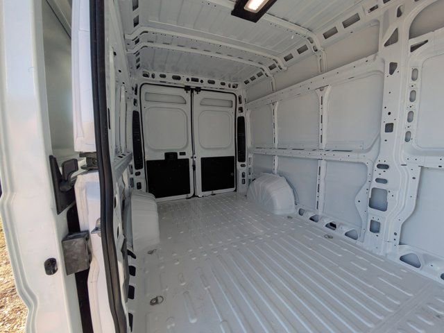 New 2026 RAM ProMaster 2500 w/ Quick Order Package 22G SLT image 12