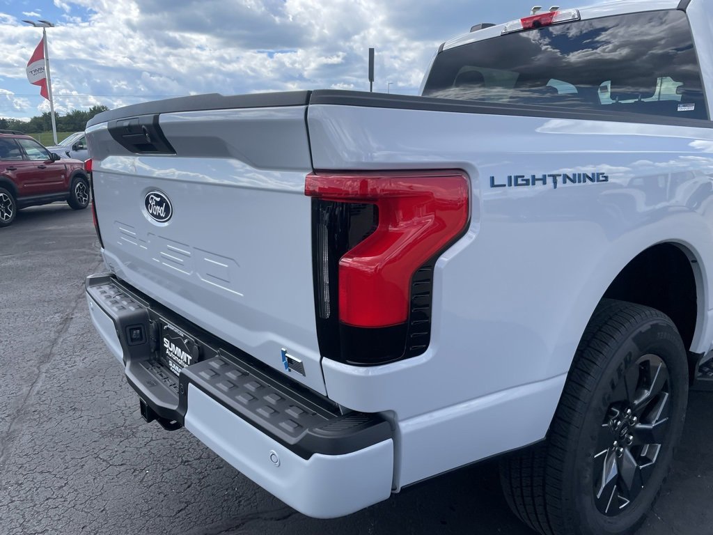 New 2025 Ford F150 Lightning Flash image 31