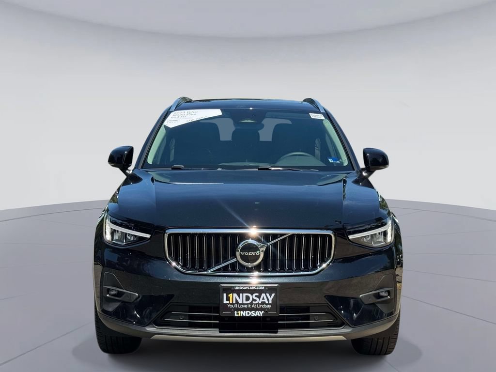 Used 2023 Volvo XC40 B5 Plus w/ Climate Package AWD/4WD image 5