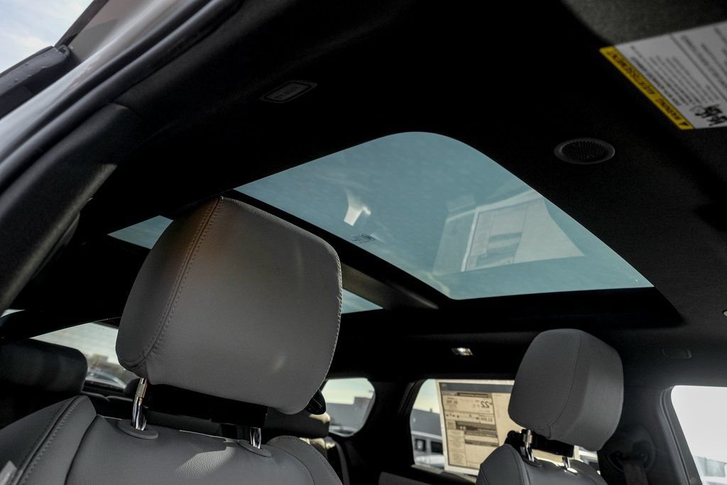 New 2026 Land Rover Range Rover Evoque S AWD/4WD image 23
