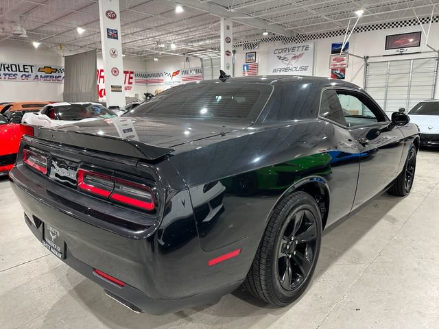 Used 2020 Dodge Challenger SXT RWD image 29