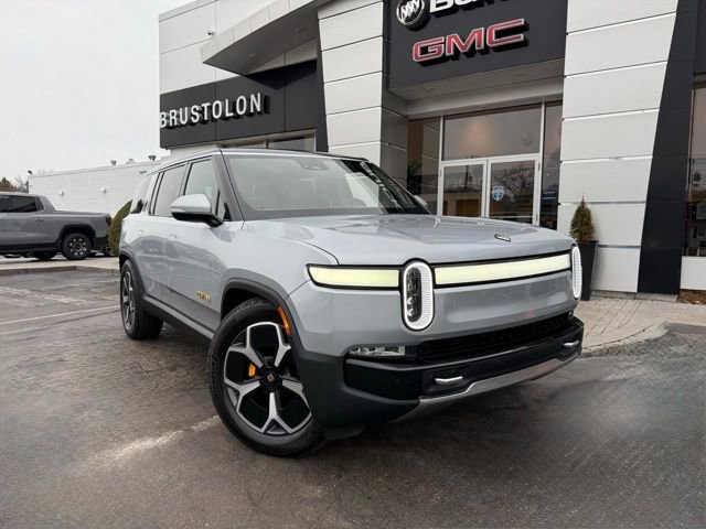 Used 2023 Rivian R1S Adventure image 3