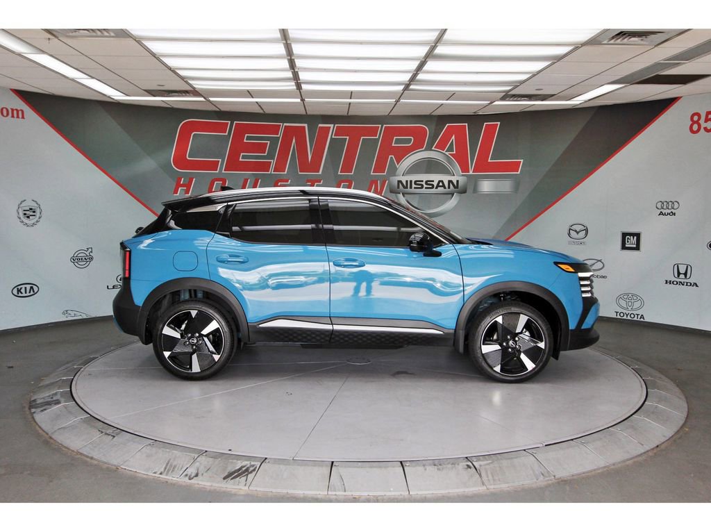 New 2026 Nissan Kicks SR FWD image 5