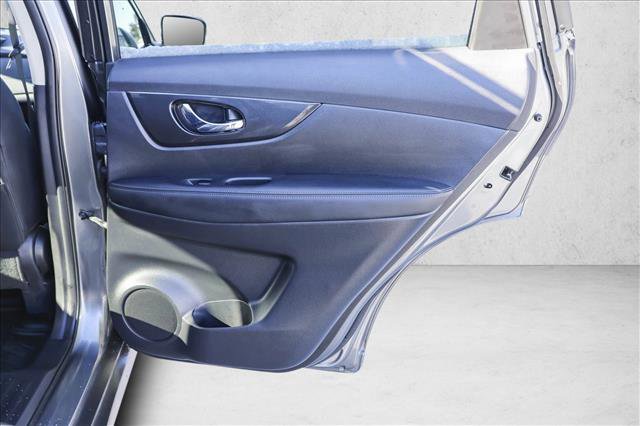 Used 2019 Nissan Rogue SV image 27