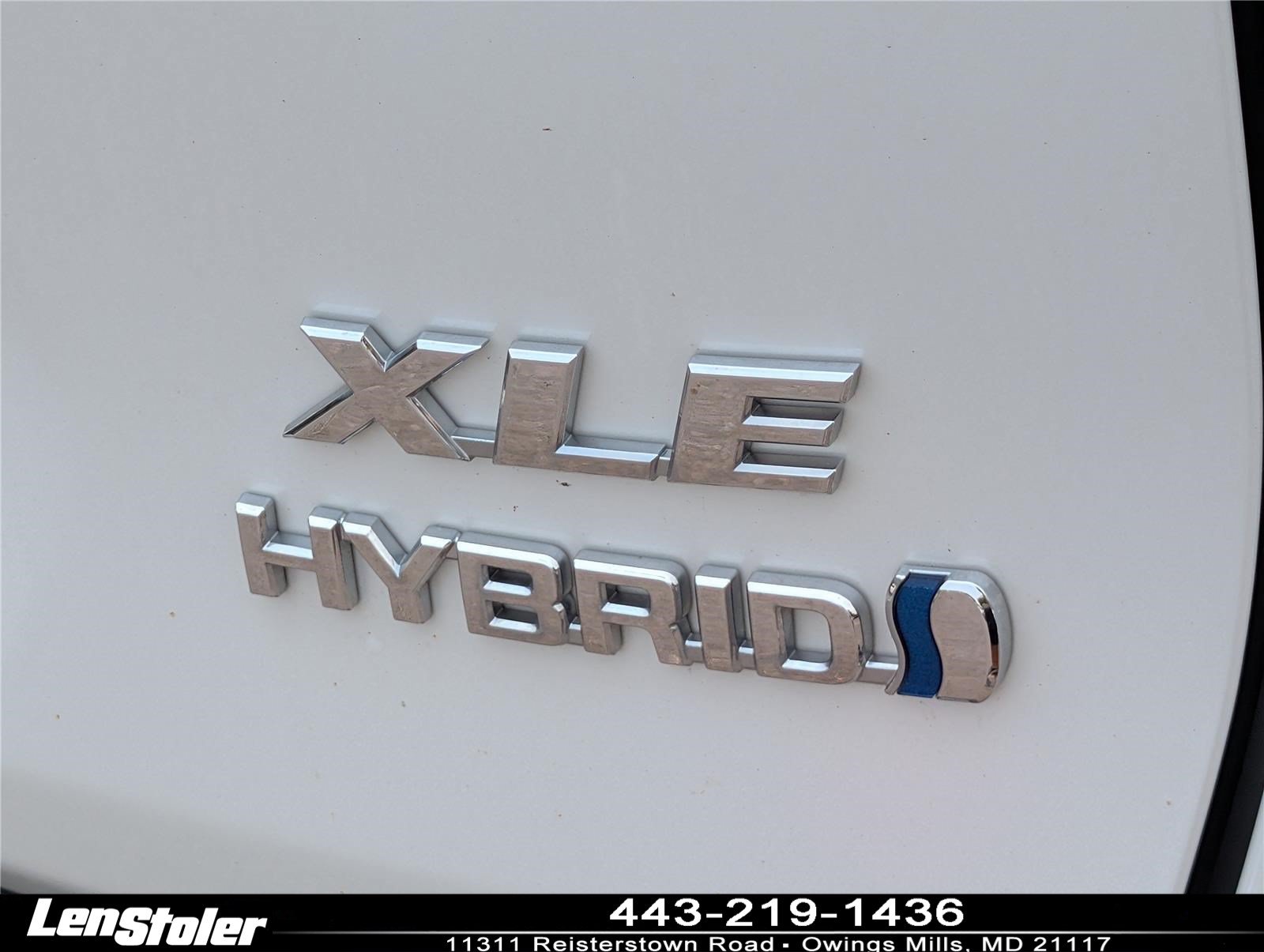 Used 2023 Toyota RAV4 XLE Premium AWD/4WD image 9