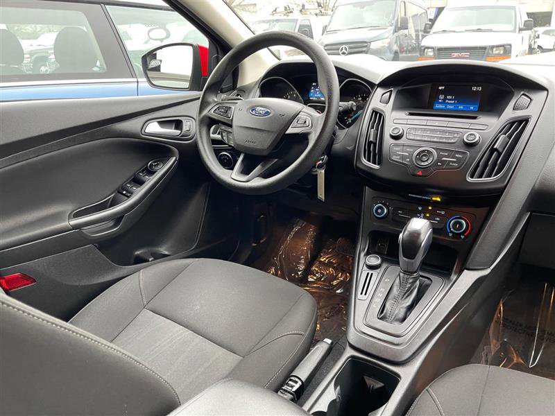 Used 2015 Ford Focus SE image 9