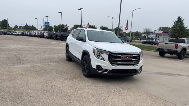 Used 2022 GMC Terrain AT4 w/ Infotainment Package II AWD/4WD image 3
