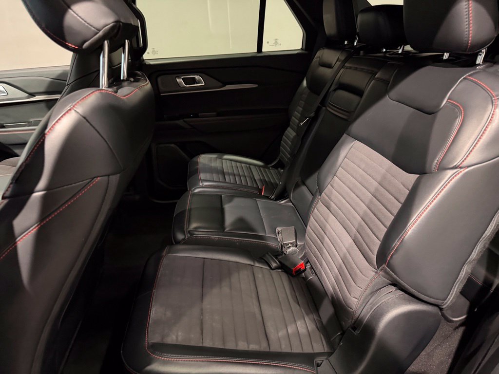 Used 2025 Ford Explorer ST-Line RWD image 35