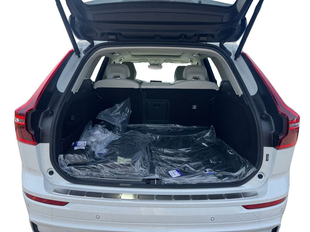New 2026 Volvo XC60 T8 Ultra w/ Protection Package Premier AWD/4WD image 6