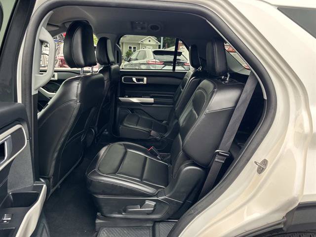 Certified 2023 Ford Explorer XLT w/ Equipment Group 202A AWD/4WD image 9