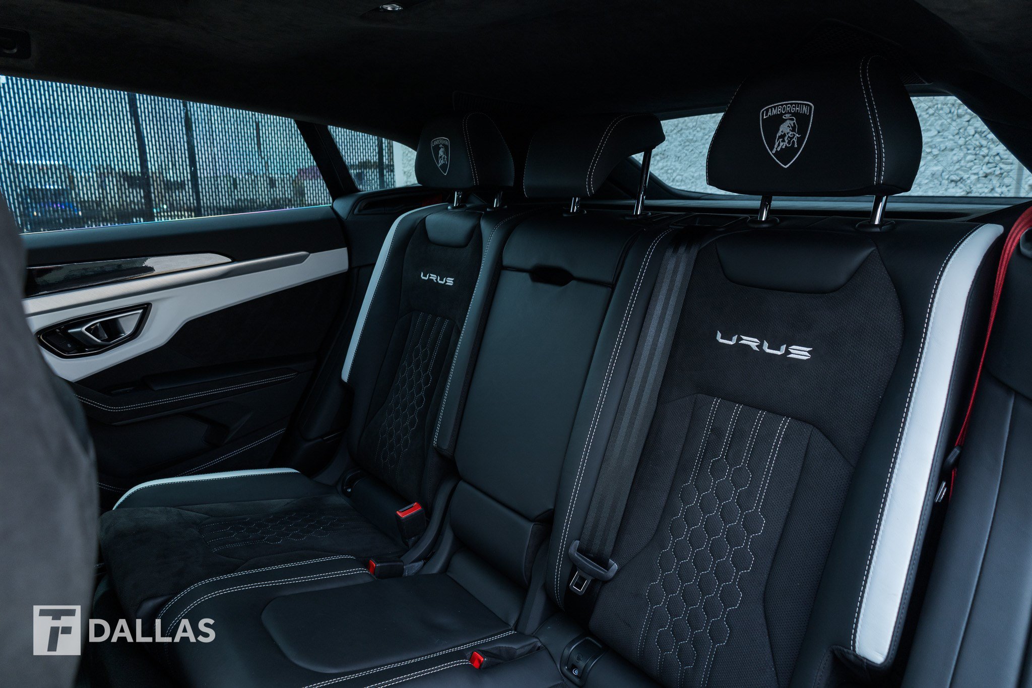 Used 2024 Lamborghini Urus S AWD/4WD image 31