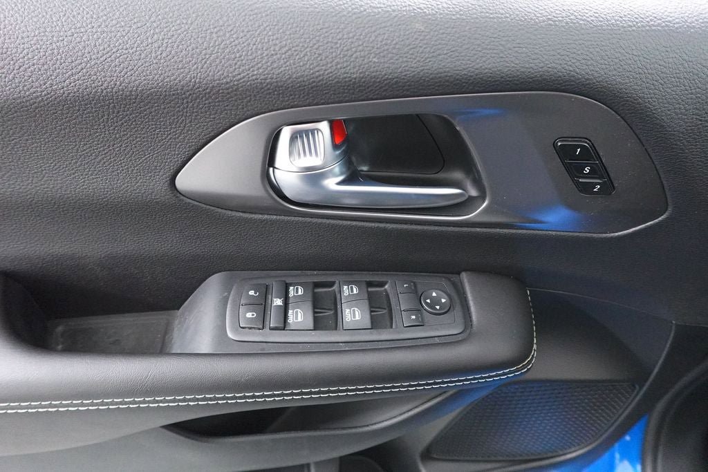New 2026 Chrysler Pacifica Select w/ S Appearance Package image 10