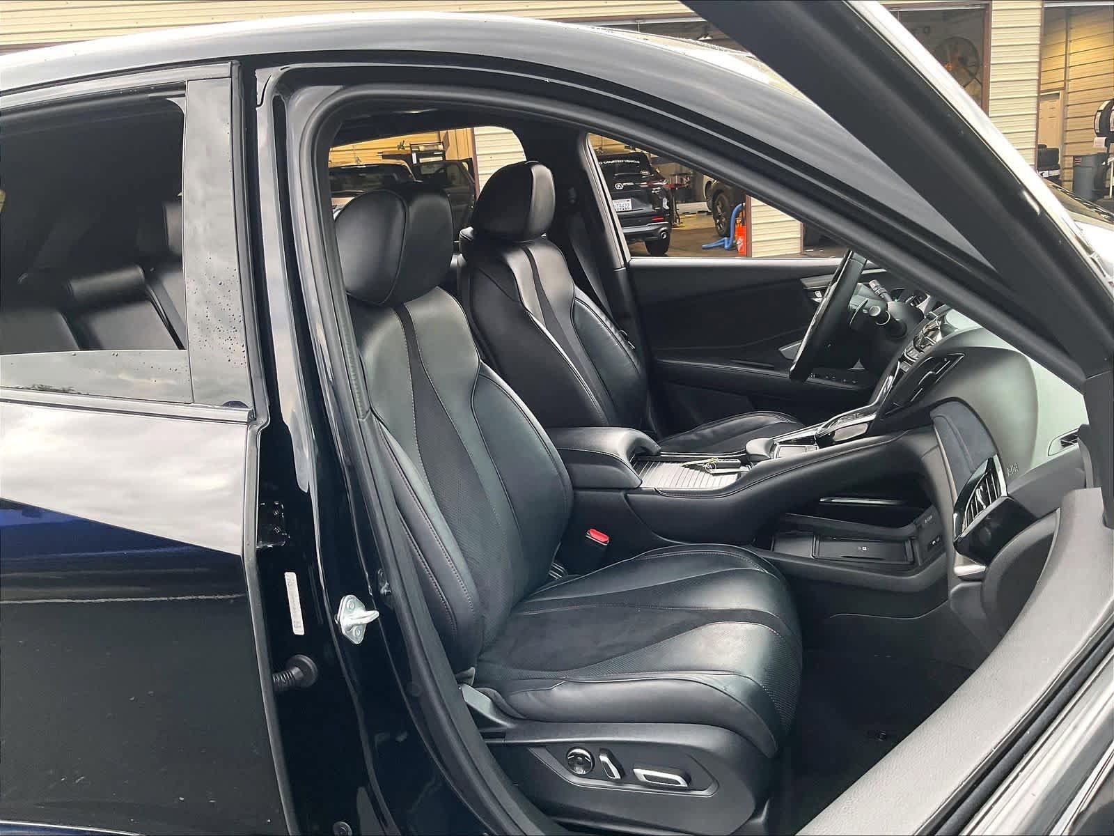 Used 2023 Acura RDX A-Spec image 9
